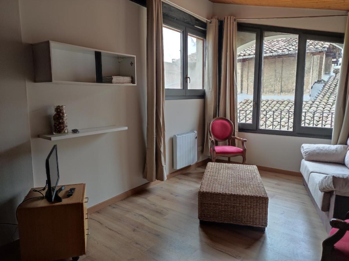 Apt 3 Atic Acollidor Al Centre De Vic - Aptgarbi 외부 사진